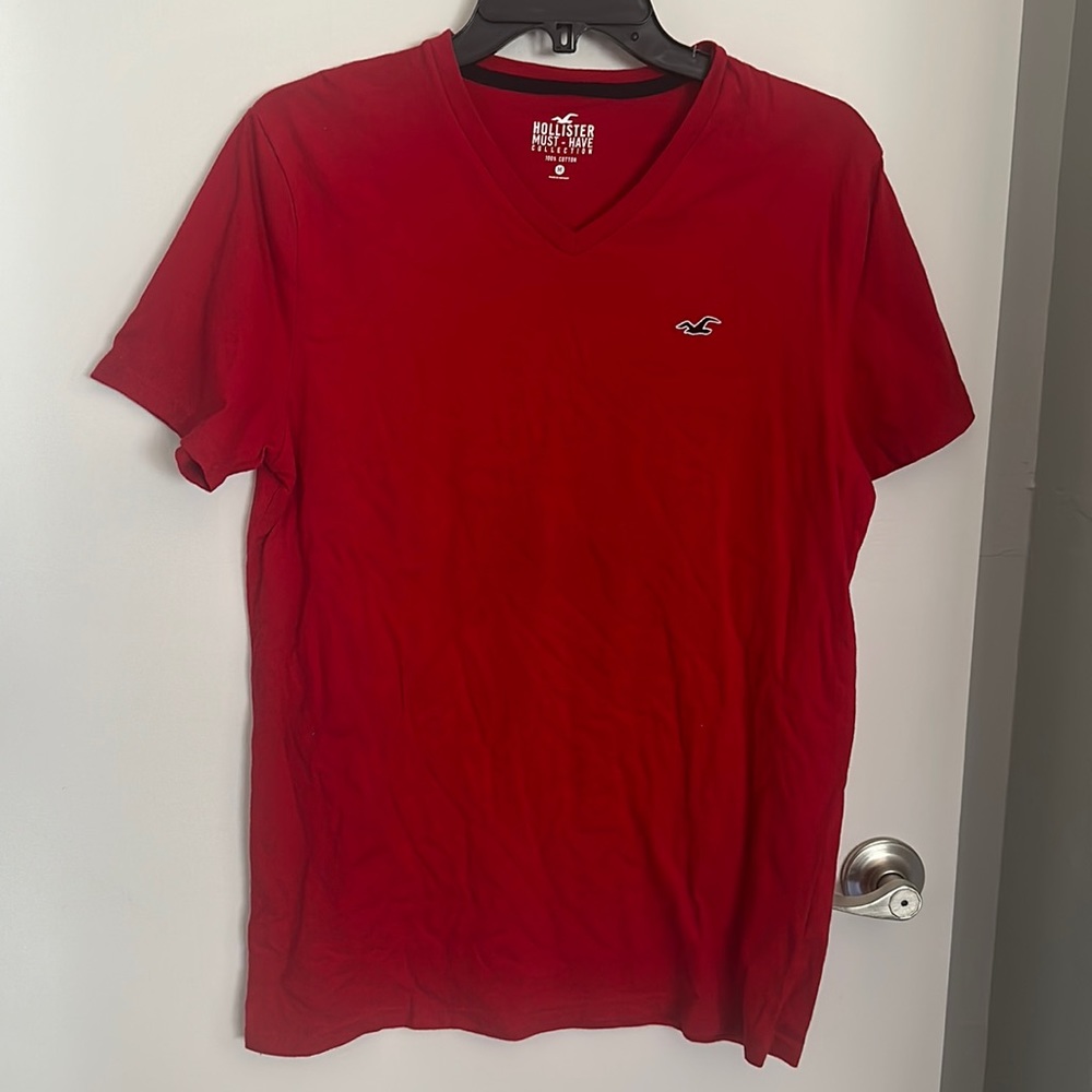 Hollister T shirt